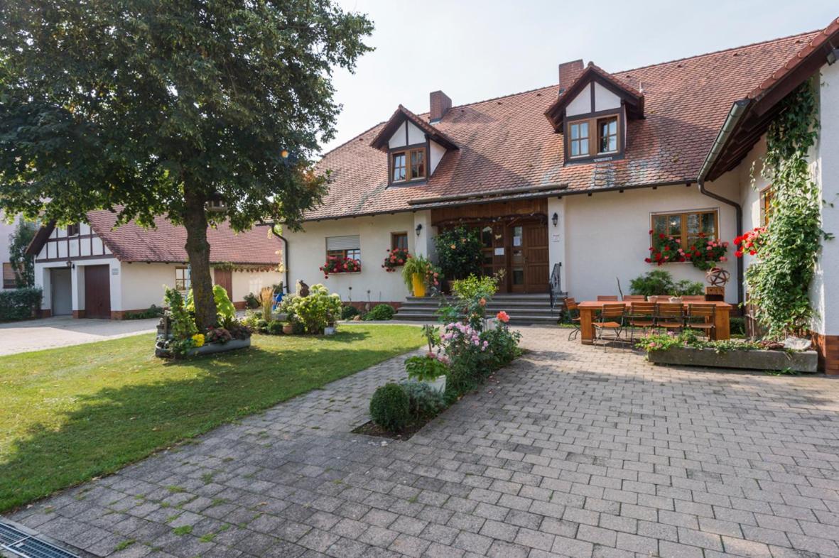 Gasthaus-Pension Hofmann اُبيردَخشتاتين المظهر الخارجي الصورة
